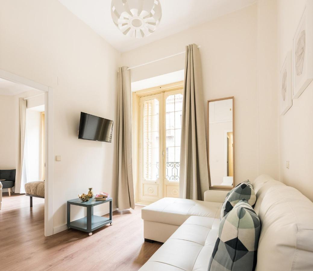 Puerta Del Sol Arrendamiento De Temporada Apartman Madrid Kültér fotó