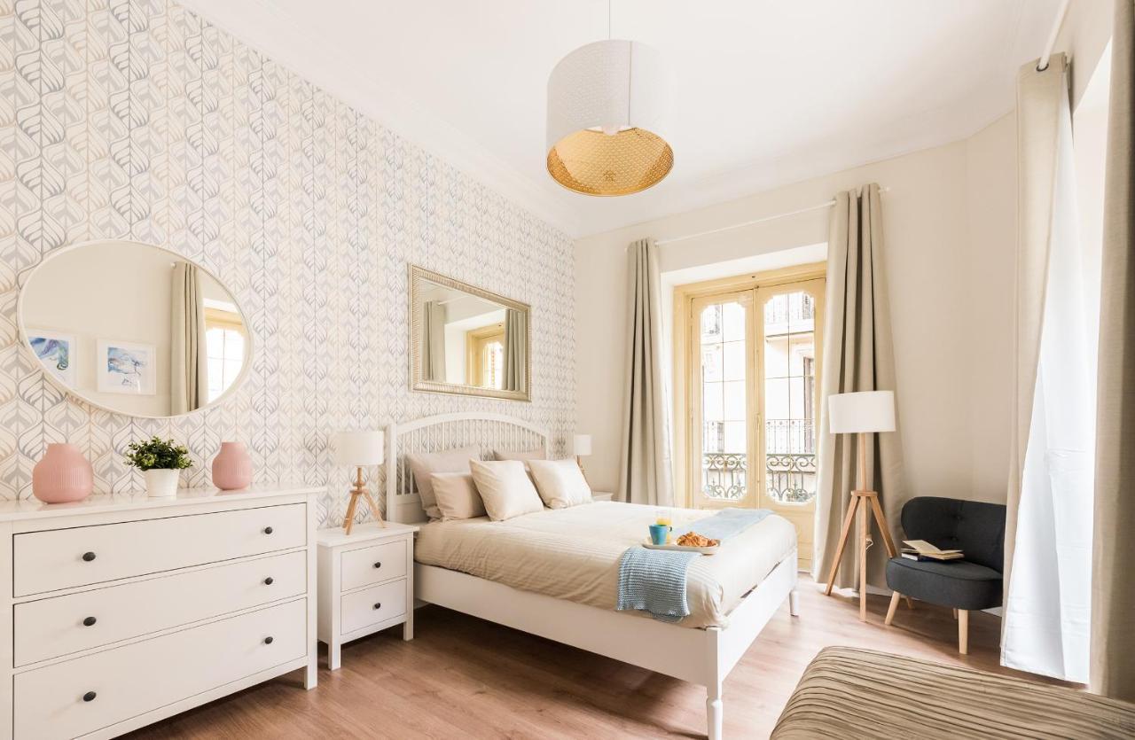 Puerta Del Sol Arrendamiento De Temporada Apartman Madrid Kültér fotó