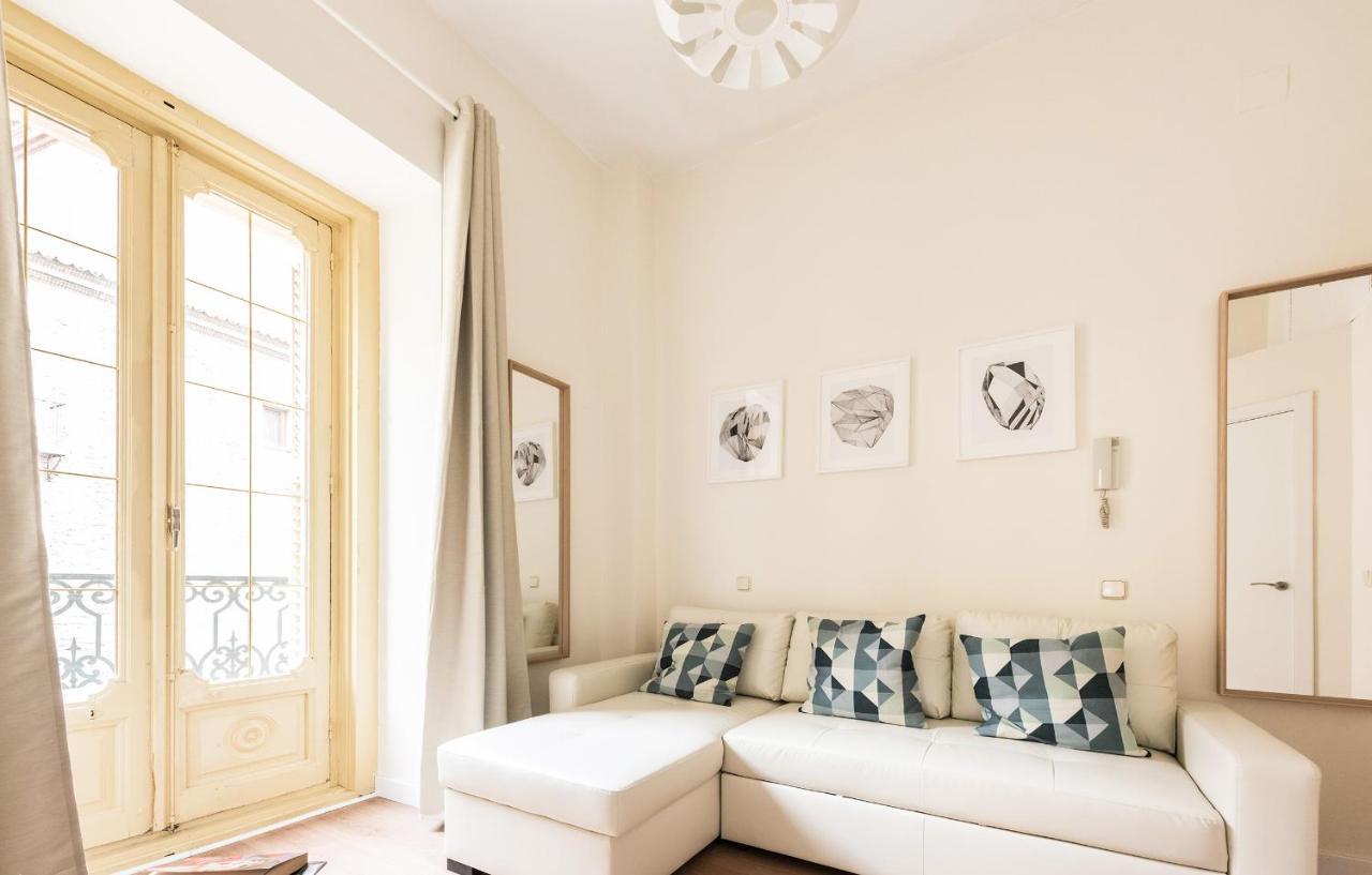 Puerta Del Sol Arrendamiento De Temporada Apartman Madrid Kültér fotó